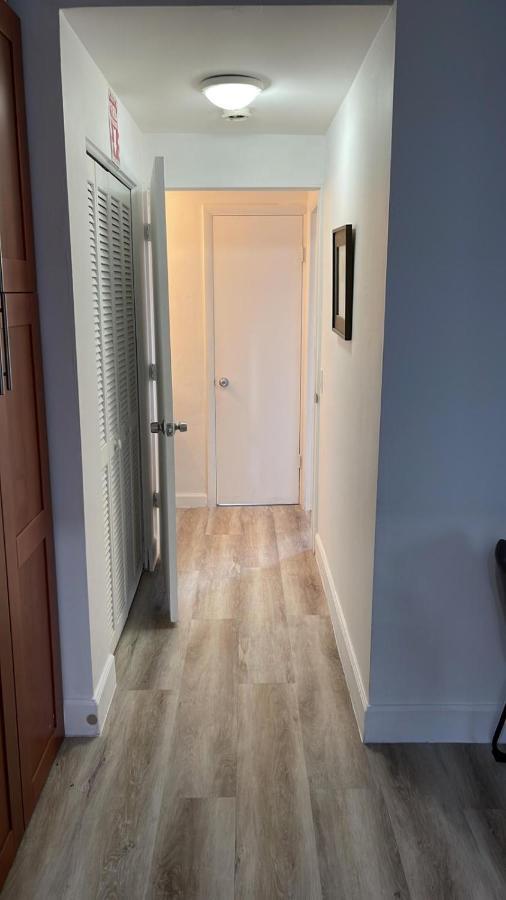 North Bay Village Apartment Bagian luar foto